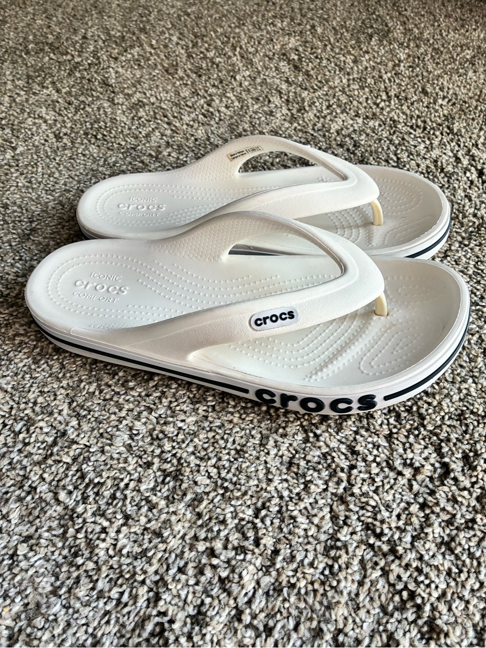 CROCS Bayaband Flip in White with Navy Trim - Picture 6 of 8